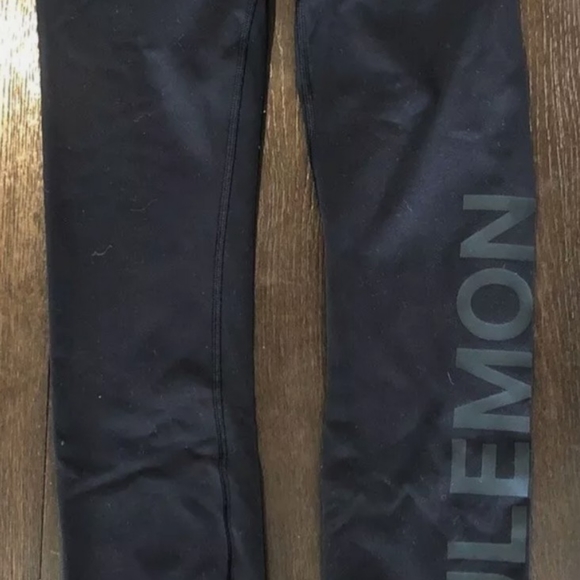 Lululemon Graphic Logo Leggings Size 4 - Picture 5 of 5